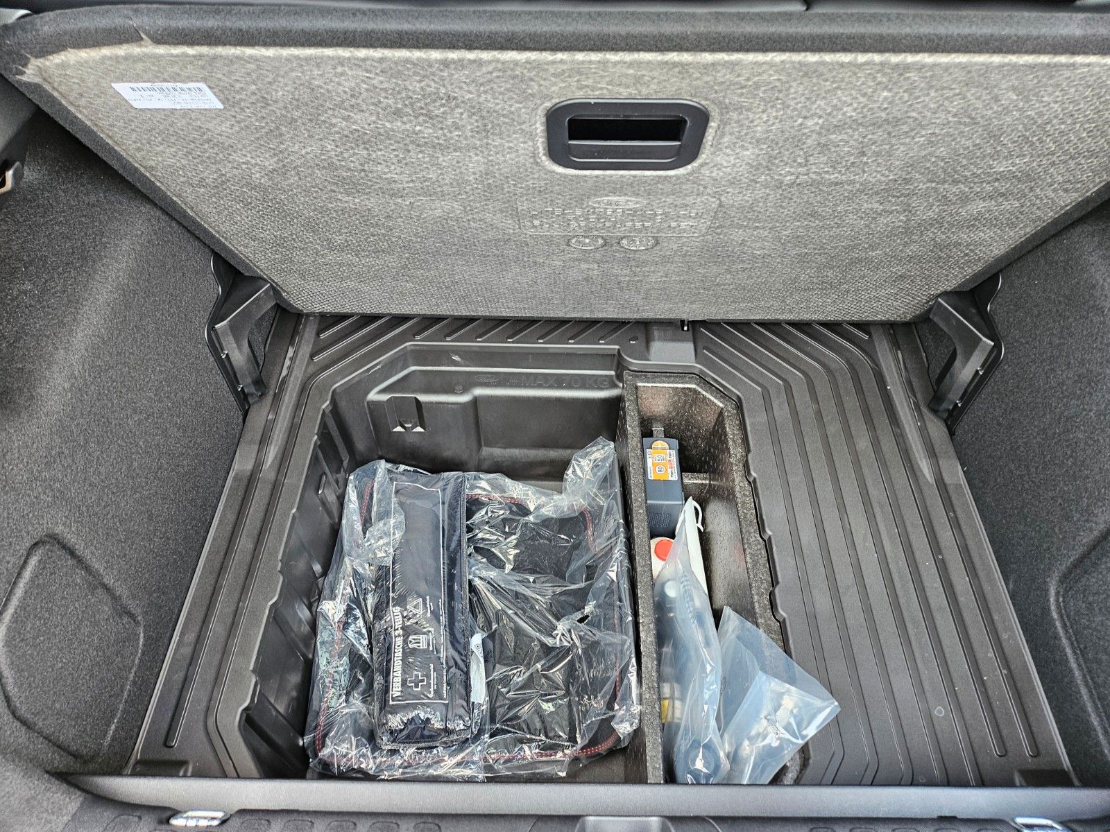 Fahrzeugabbildung Ford Puma Hybrid ST-Line X