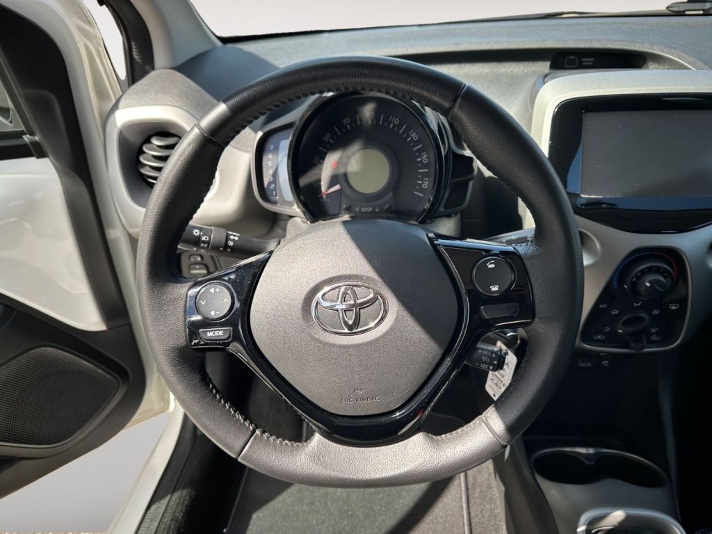 Fahrzeugabbildung Toyota Aygo x-play touch