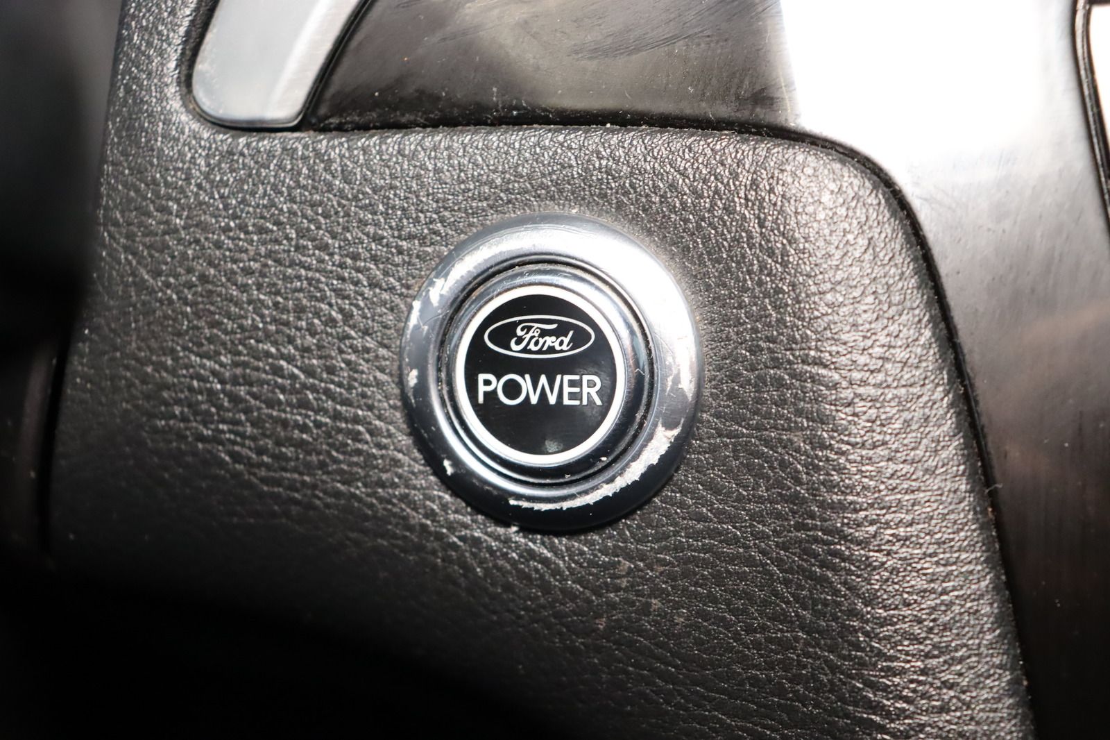 Fahrzeugabbildung Ford S-MAX 2.0 TDCi Sitzhzg./-lüftung * PDC * Tempom.