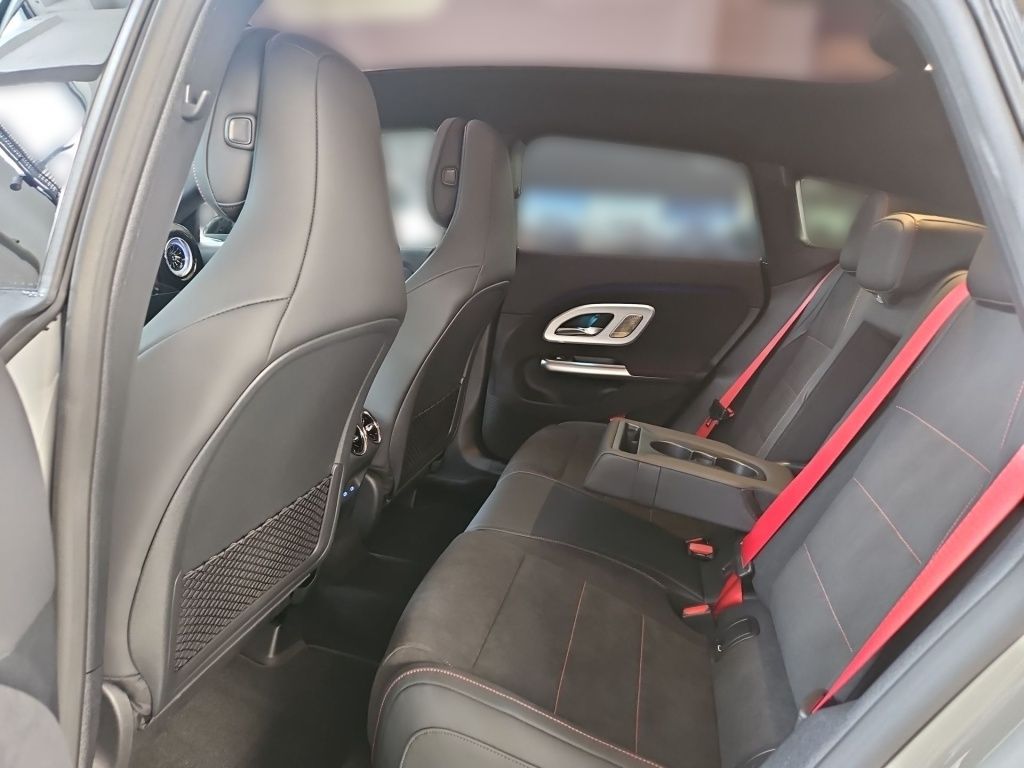 Fahrzeugabbildung Mercedes-Benz CLA 200 4MATIC Shooting Brake Night+AHK+DynLicht