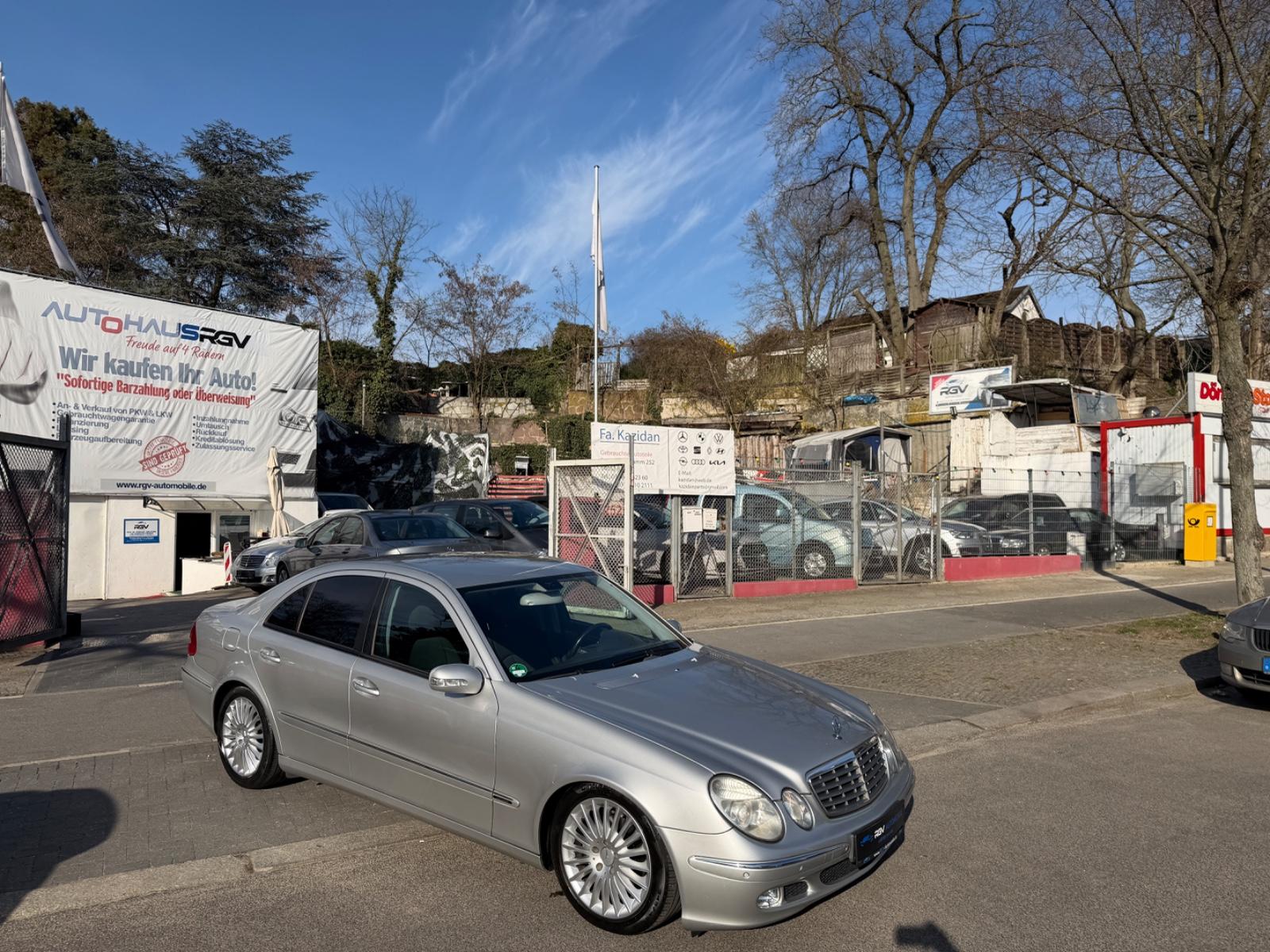 Mercedes-Benz E 220 CDI Limousine Automatik "Elegance"TÜV NEU