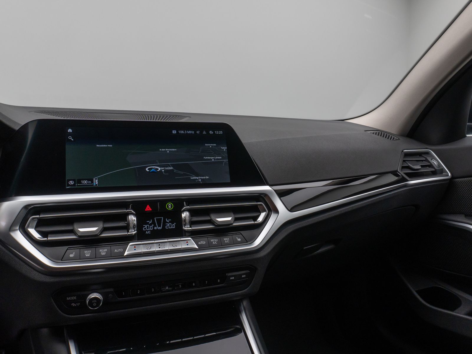 Fahrzeugabbildung BMW 330e Stop&Go DAB Kamera Alarm MSportleder 17Zoll