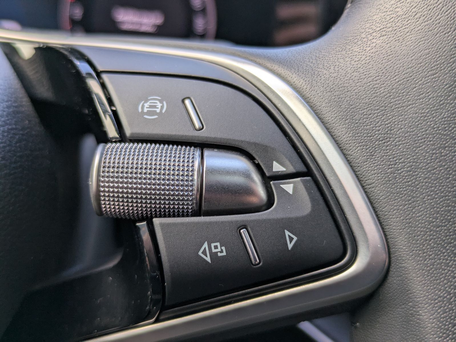 Fahrzeugabbildung SKODA Superb 2.0 TDI 4x4 Selection MATRIX*AHK*PANO*19"