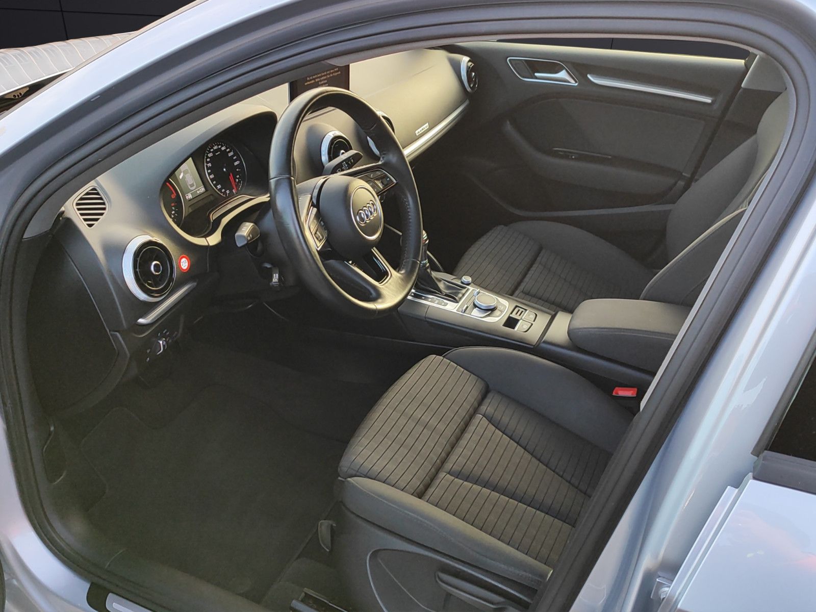 Fahrzeugabbildung Audi A3  quattro sport*1Hand*Xenon*AHK*PDC*SitzHZ*