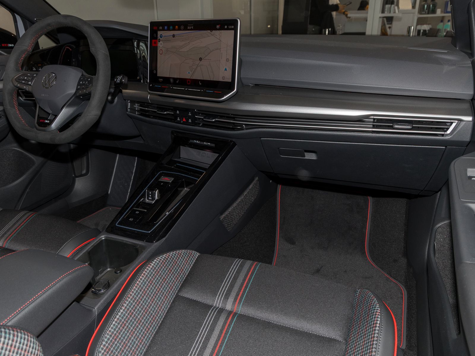 Volkswagen Golf  2,0 TSI DSG GTI Edition 50 PERFORMANCE-PAK foto 4
