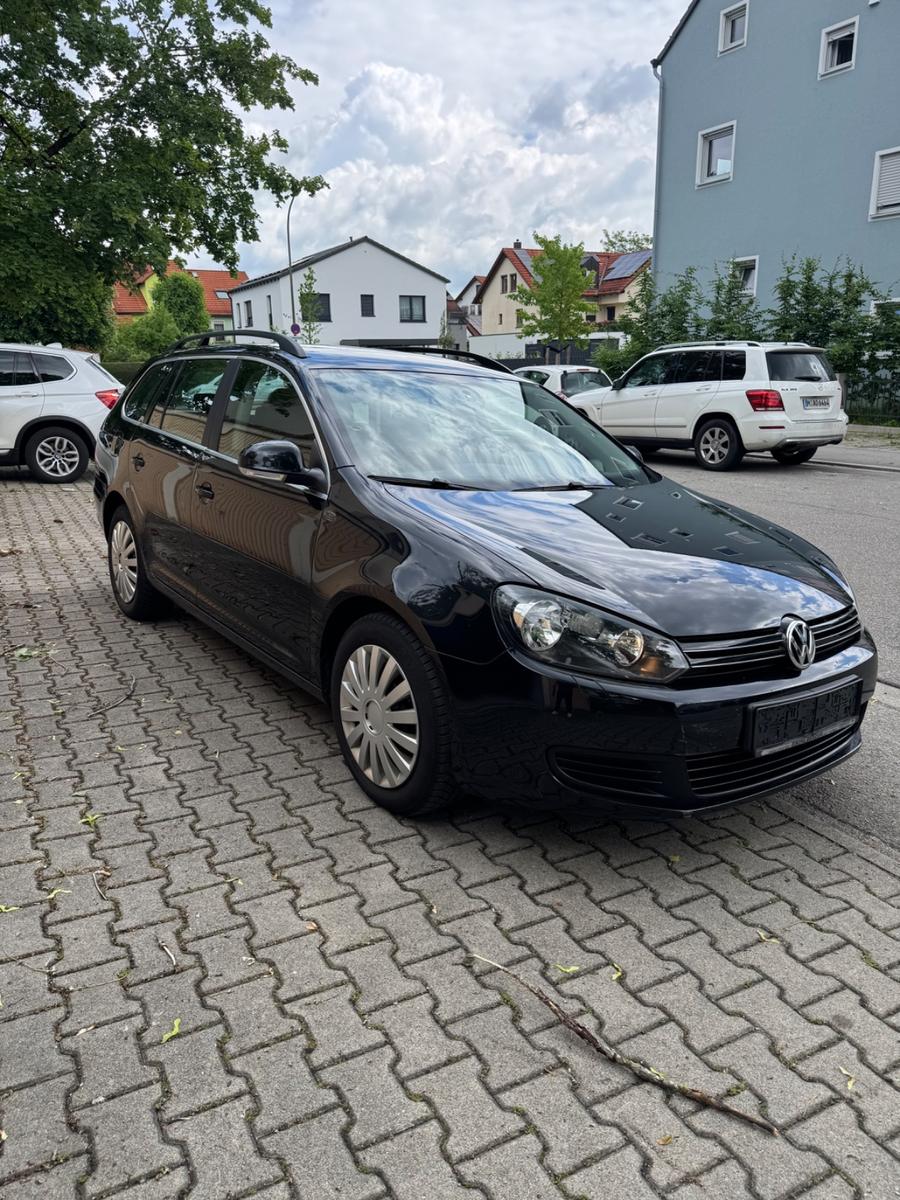 Volkswagen Golf 2013 — вигляд ззаду