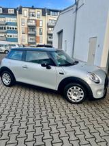 MINI Cooper 3-Türer in White Silver Metallic  - gebrauchte Kleinwagen in Koblenz