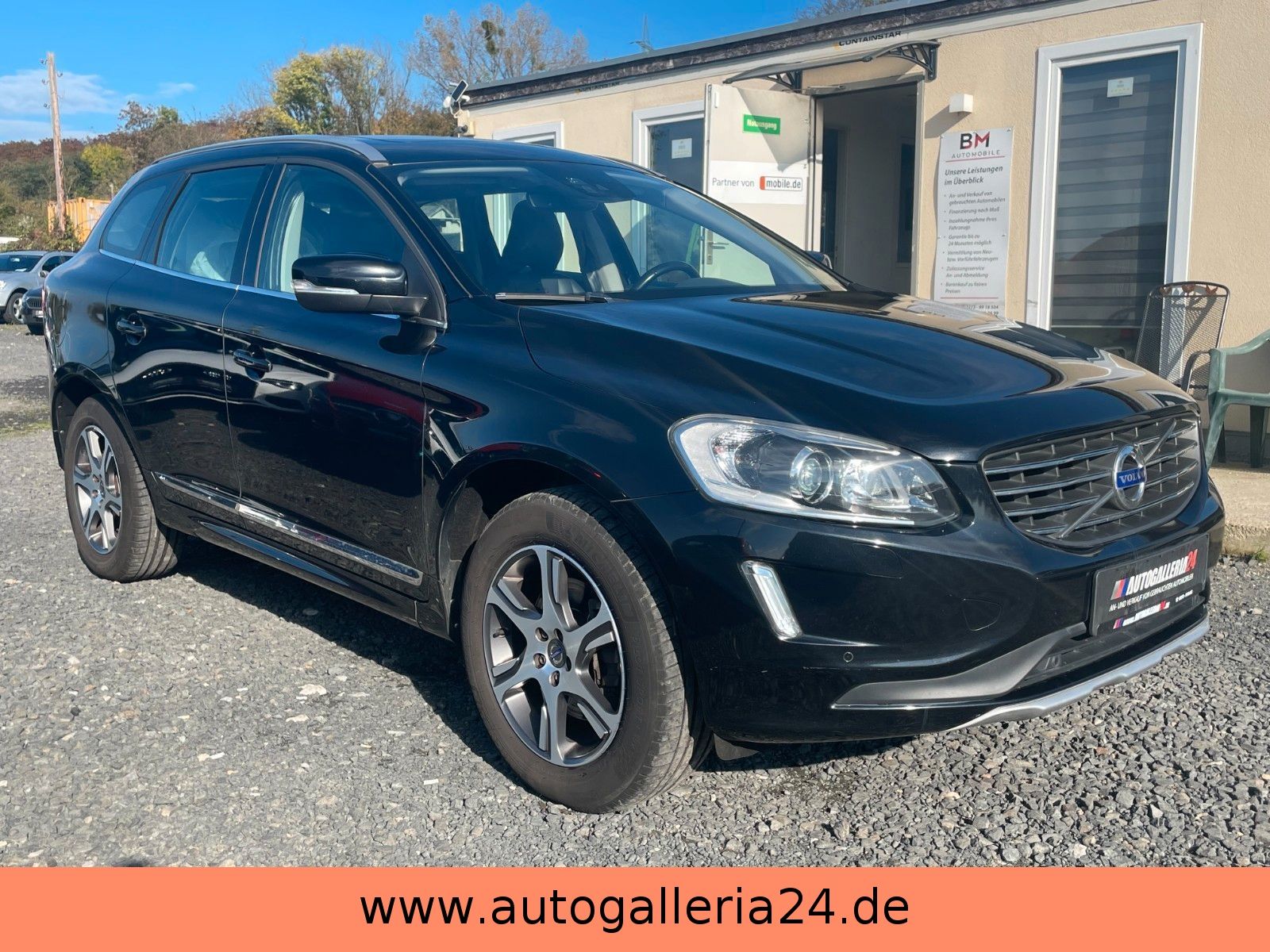 Fahrzeugabbildung Volvo XC60 Summum AWD Aut. Navi Xenon Leder Pano Kamer