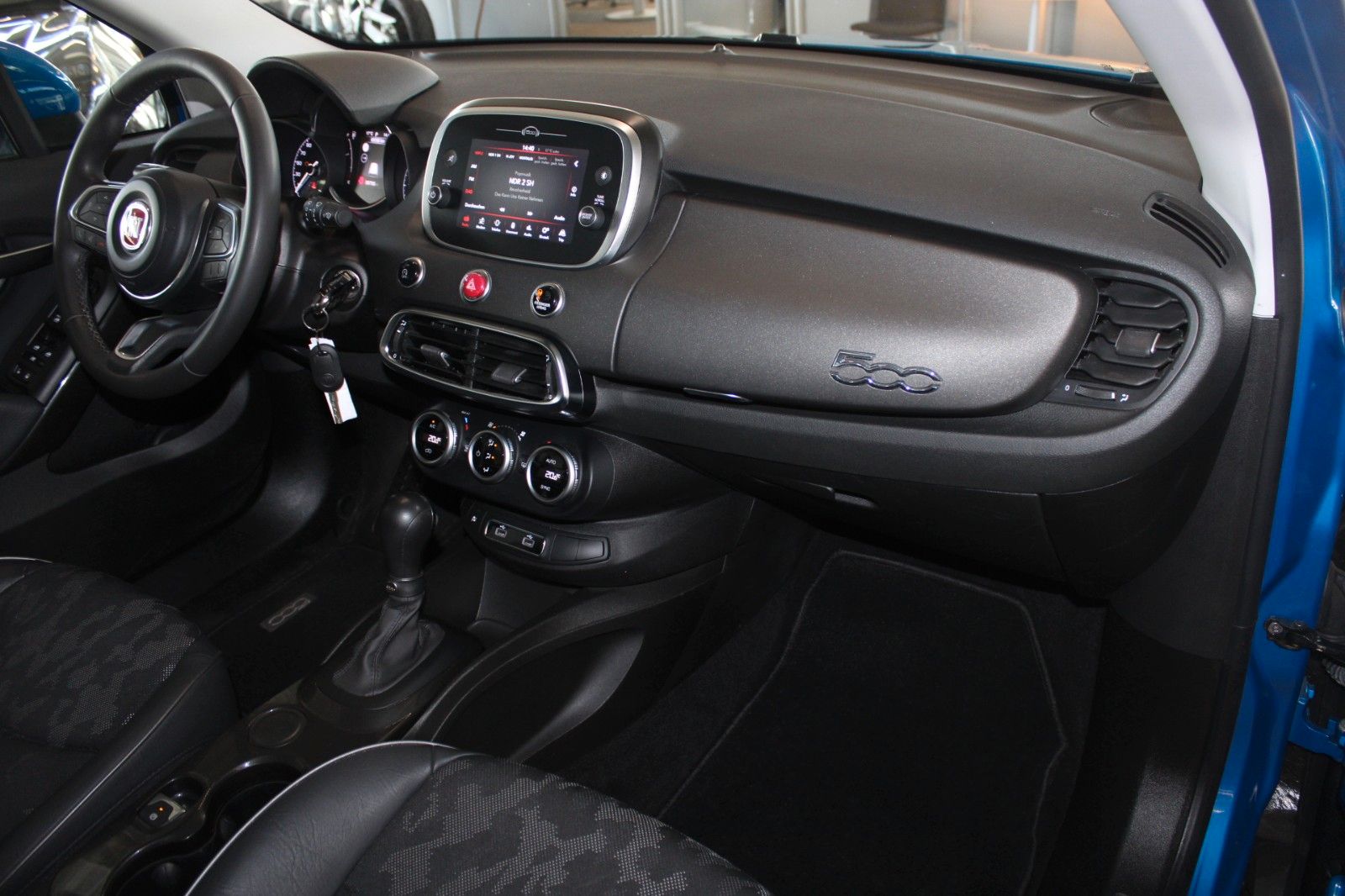 Fahrzeugabbildung Fiat 500X 1.3 FireFly Turbo Aut. CROSS mit AHK uvm.