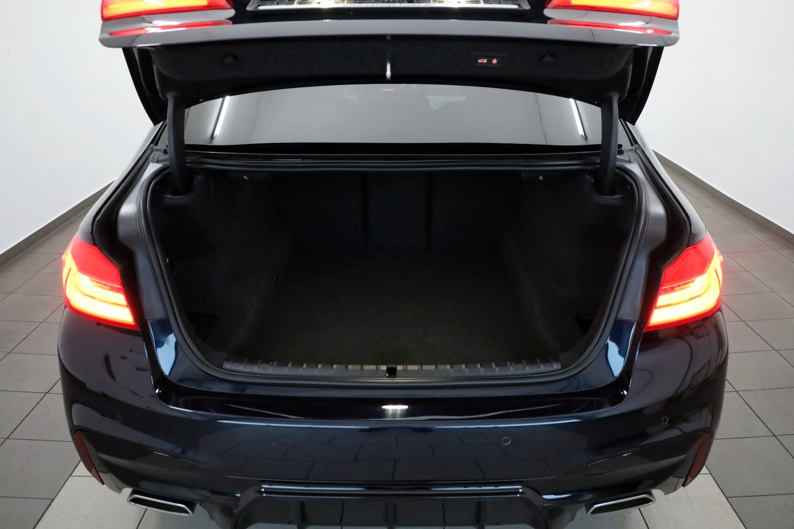 Fahrzeugabbildung BMW 530 d M Sport Lim,Navi,LED,SH,HUD,360°Kamera,ACC