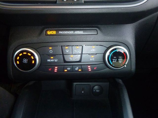 Fahrzeugabbildung Ford Focus Turnier Trend >52.290KM/Sitzheizung/PDC<