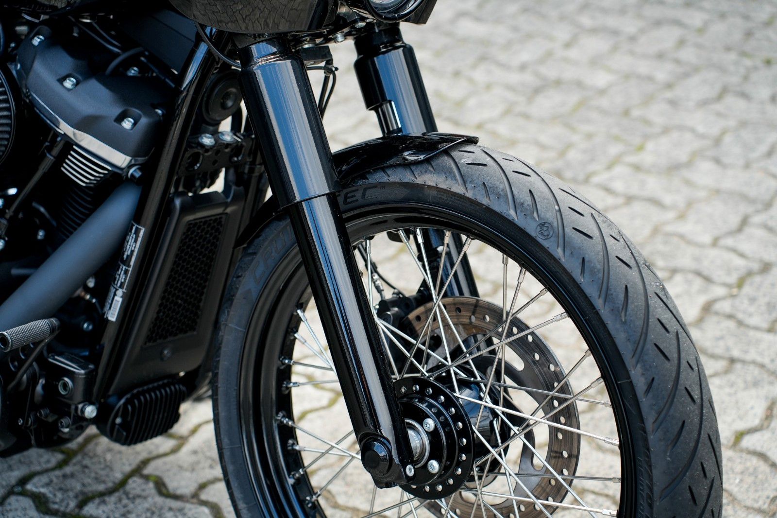 Fahrzeugabbildung Harley-Davidson SOFTAIL STREET BOB CLUBSTYLE J&H Ape - Airride