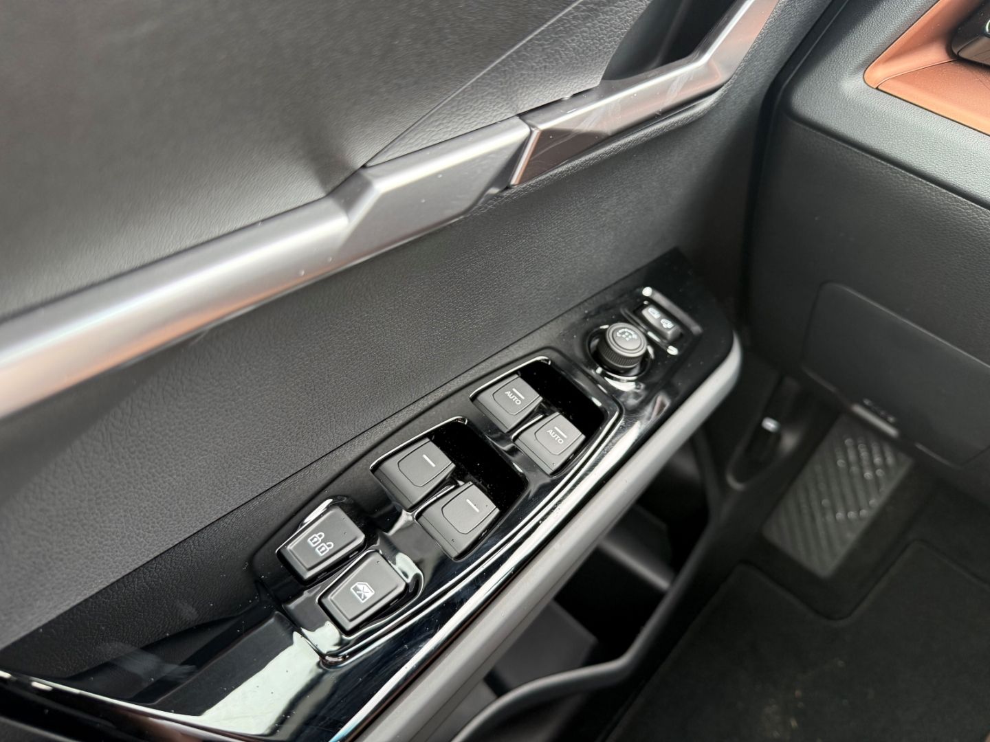 Fahrzeugabbildung KGM Musso EV Core 4x4 Wärmepumpe+Leder