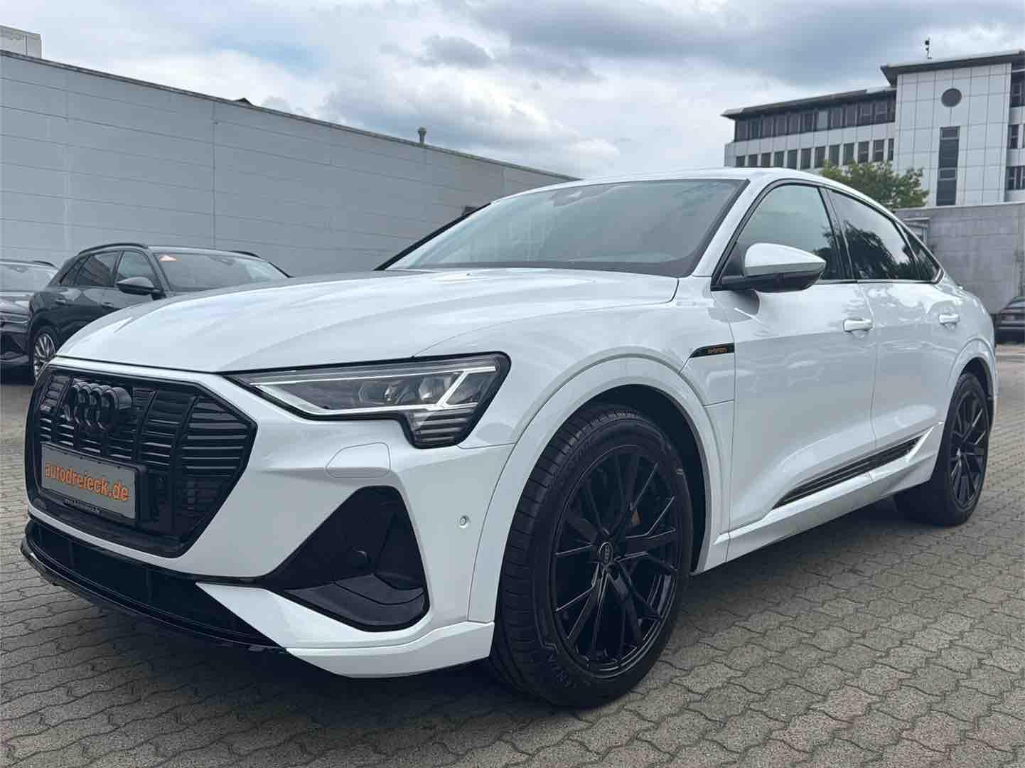 Audi e-tron Sportback 55 2x S line ACC AHK PANO 360°