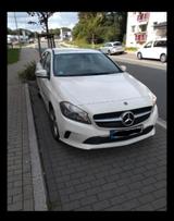 Mercedes-Benz Mercedes A-Klasse 200D - Mercedes-Benz E-Klasse: Kleinwagen