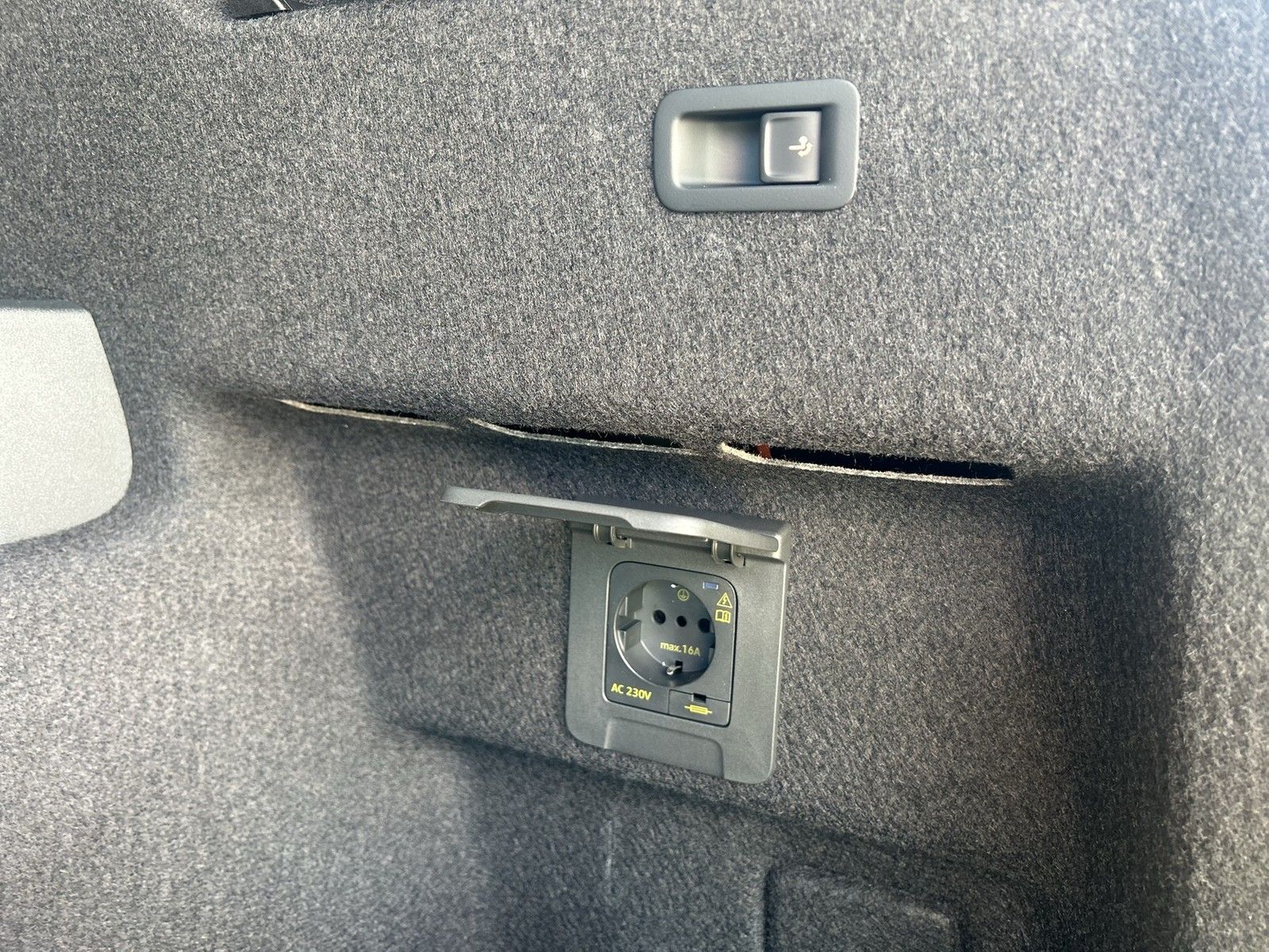 Fahrzeugabbildung SKODA Peaq Selection 90 MATRIX Sonos DCC