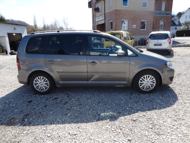 Fahrzeugabbildung Volkswagen Touran Freestyle BlueMotion/