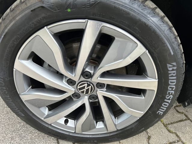 Fahrzeugabbildung Volkswagen T-Roc 2.0 TDI GOAL IQ.DRIVE AHK KAMERA NAVI LED