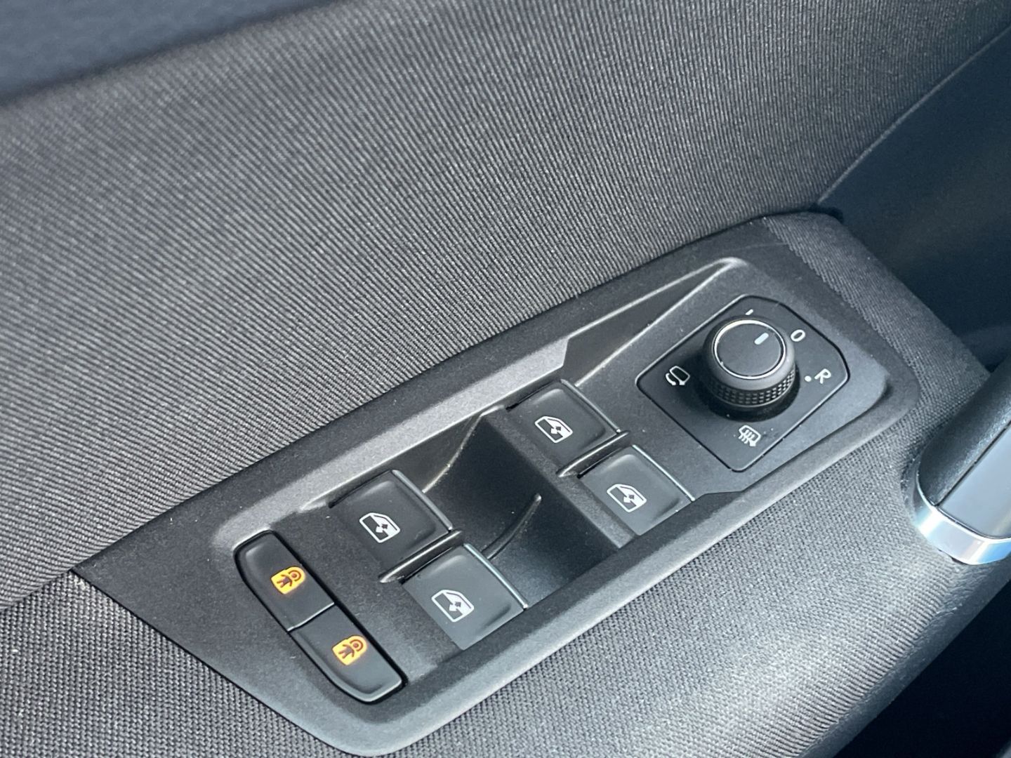 Touran 1.5 TSI DSG R-Line ACC/Navi/LED/Pano/CAM 