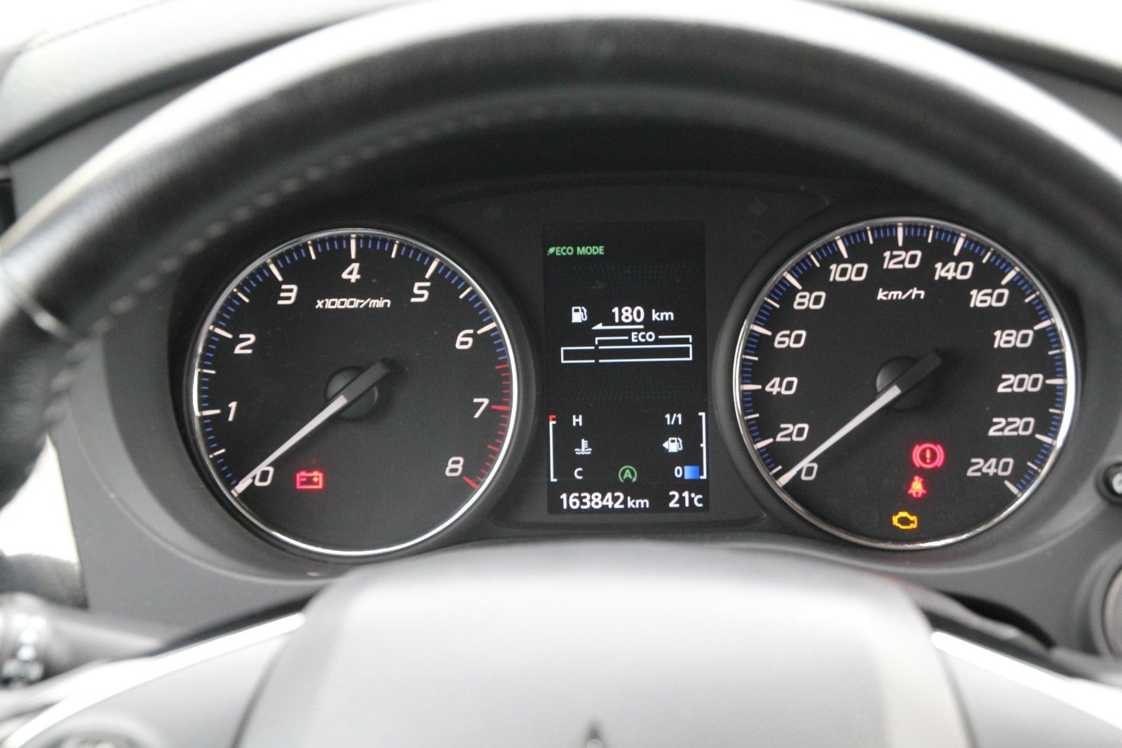 Fahrzeugabbildung Mitsubishi Outlander SUV-Star 2WD