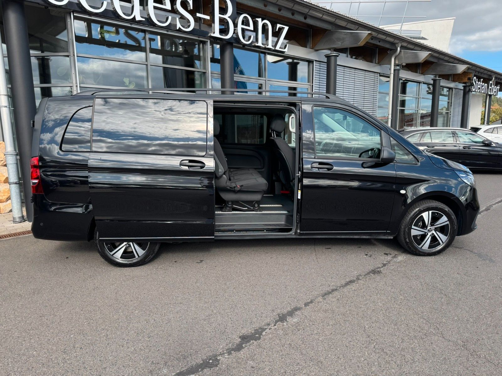 Fahrzeugabbildung Mercedes-Benz Vito 119 CDI 4x4 Tourer PRO Extral Stdh AHK2,5t