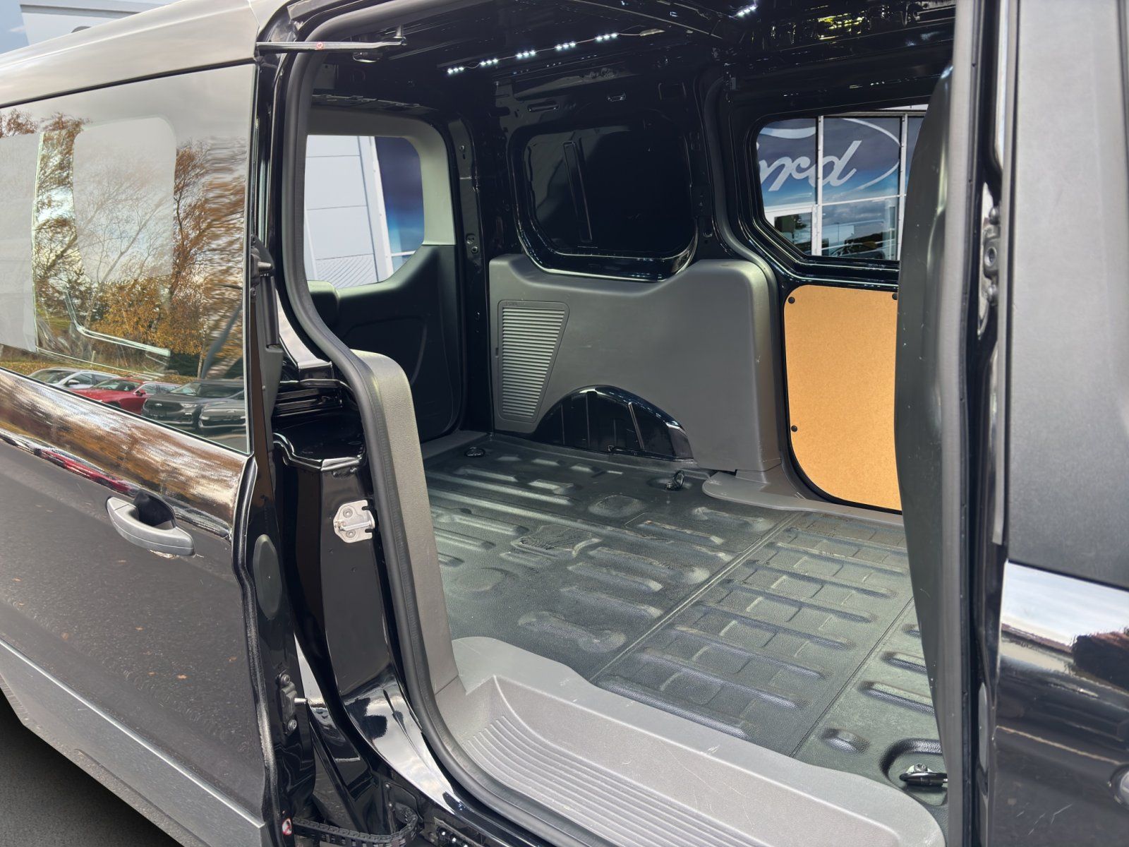 Fahrzeugabbildung Ford Transit Connect Kasten lang Trend #AHK