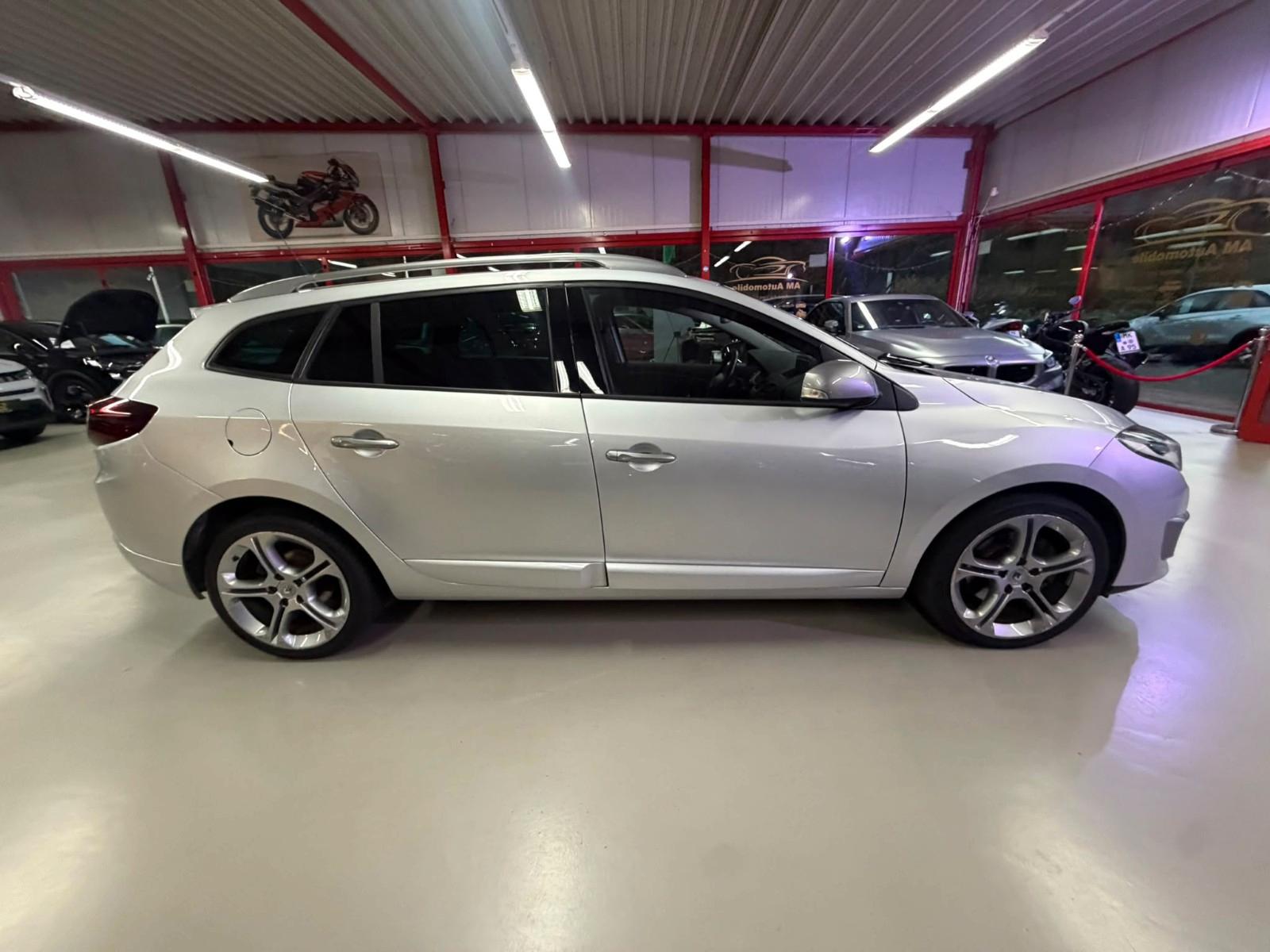 Renault Megane 2015 — photo 26