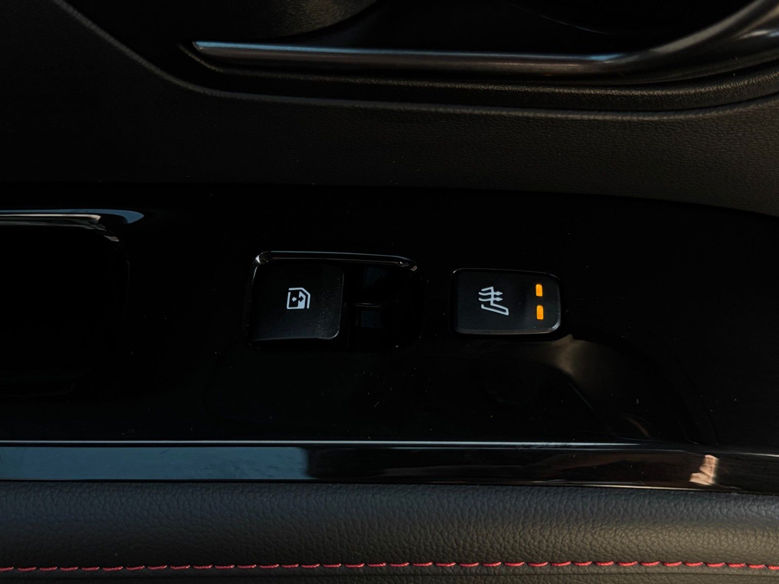 Fahrzeugabbildung Hyundai Tucson 1.6 T-GDI N Line PHEV 4WD PANO KRELL CAM
