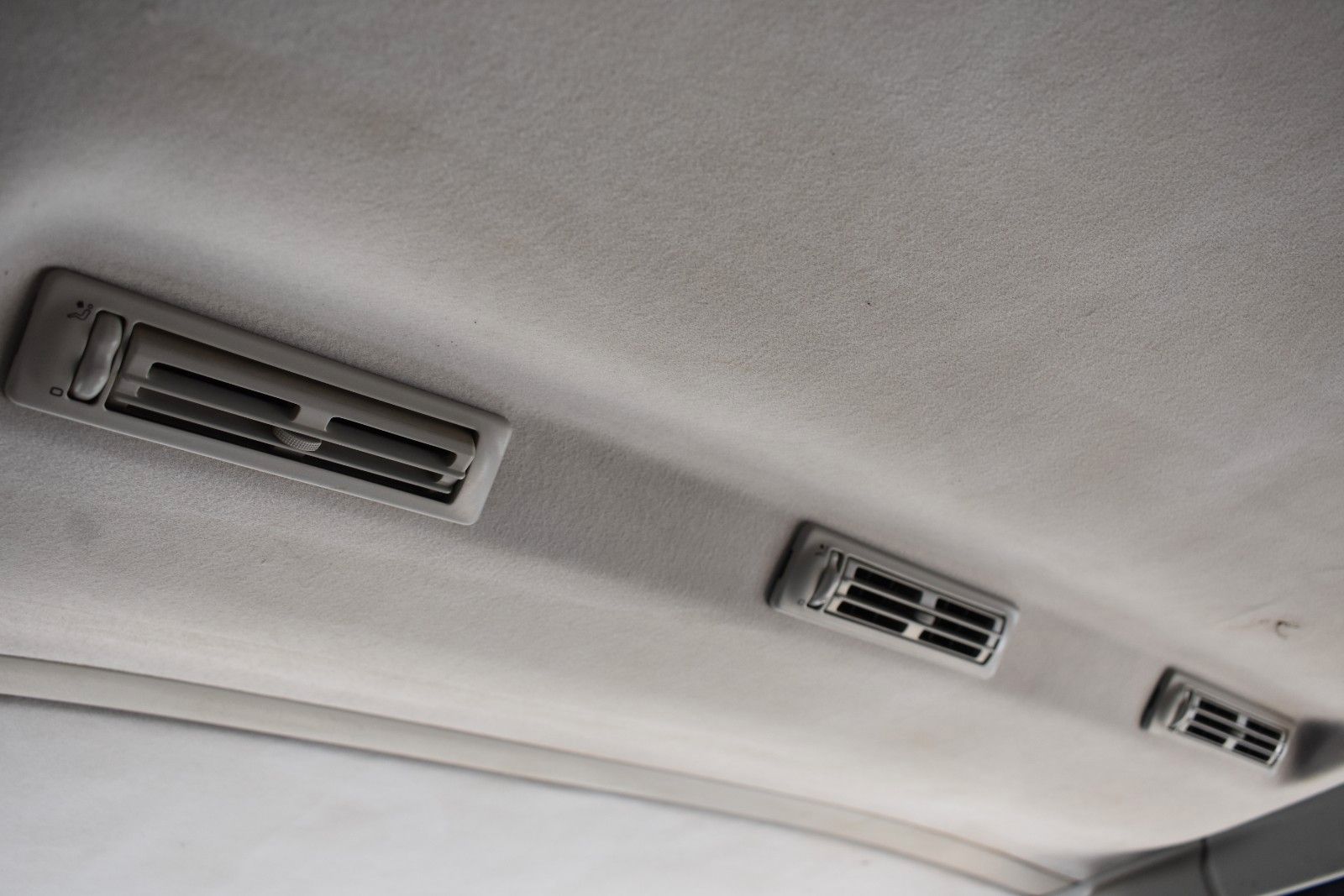 Fahrzeugabbildung Volkswagen T4 Caravelle 2.5 TDI KLIMA/SERVO/ABS/AHK