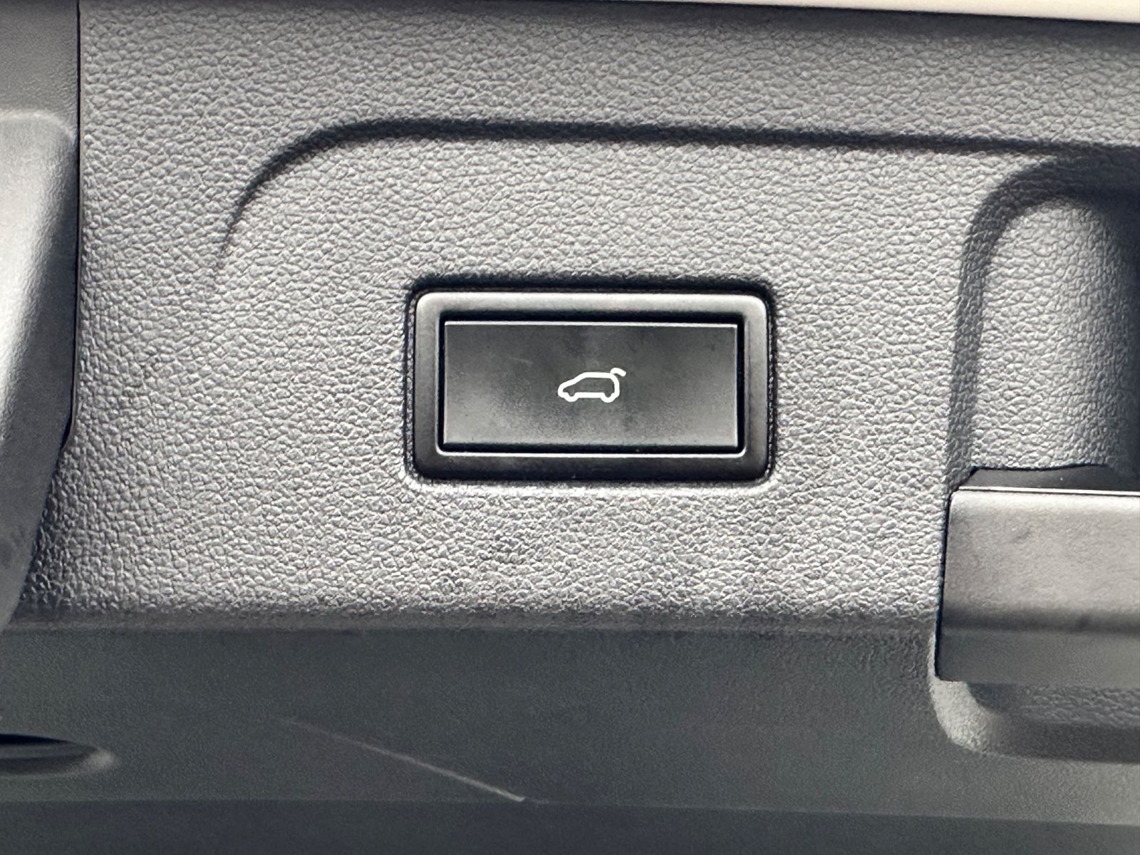 Fahrzeugabbildung Volkswagen Touran Highline Automatik*Navi*Sitzh.*AHK