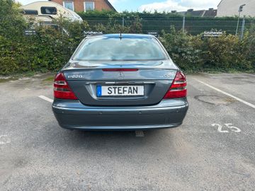 Mercedes E 220 - 4