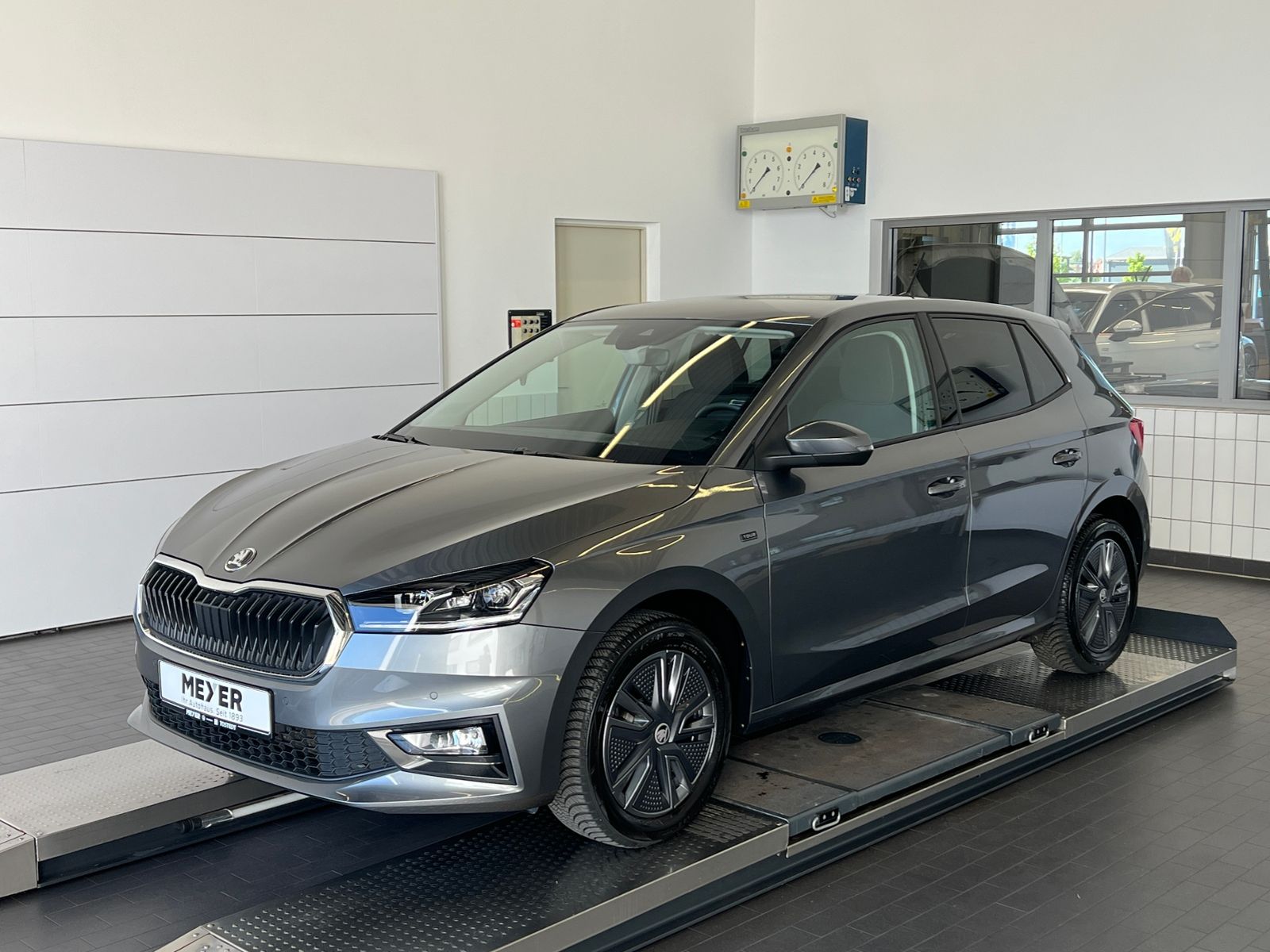 Fahrzeugabbildung SKODA Fabia Selection Tour 1.0 TSI *Vorb. AHK, LED, Ka
