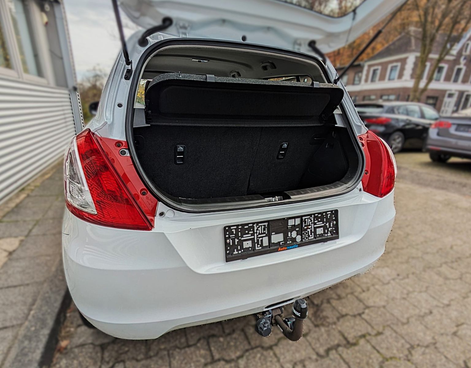 Fahrzeugabbildung Suzuki Swift 1.2 KLIMA TEMPOMAT ALLWETTER AHK ALU