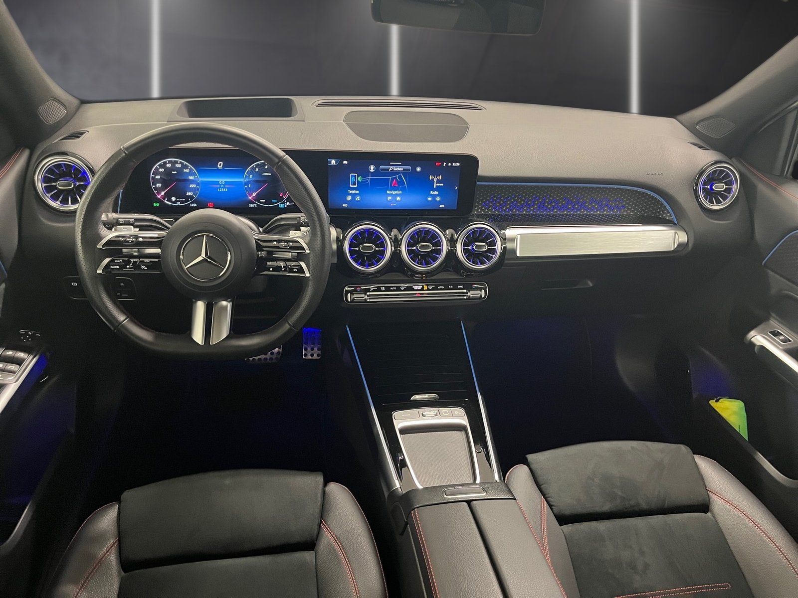 Fahrzeugabbildung Mercedes-Benz GLB 250 4M AMG Plus*Pano*HUD*360°*Multibeam*Memo