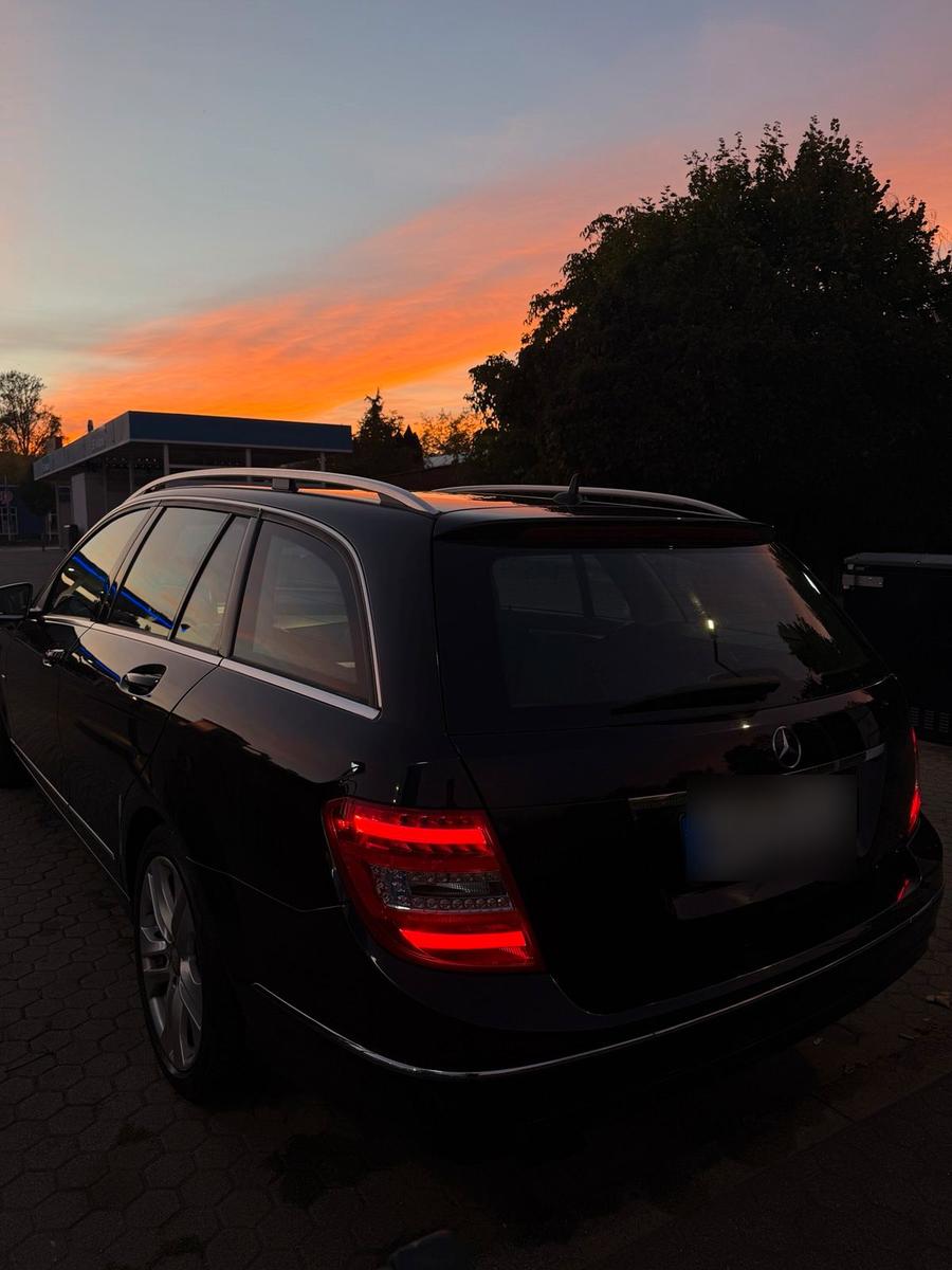 Mercedes-Benz C180 2011 — photo 9