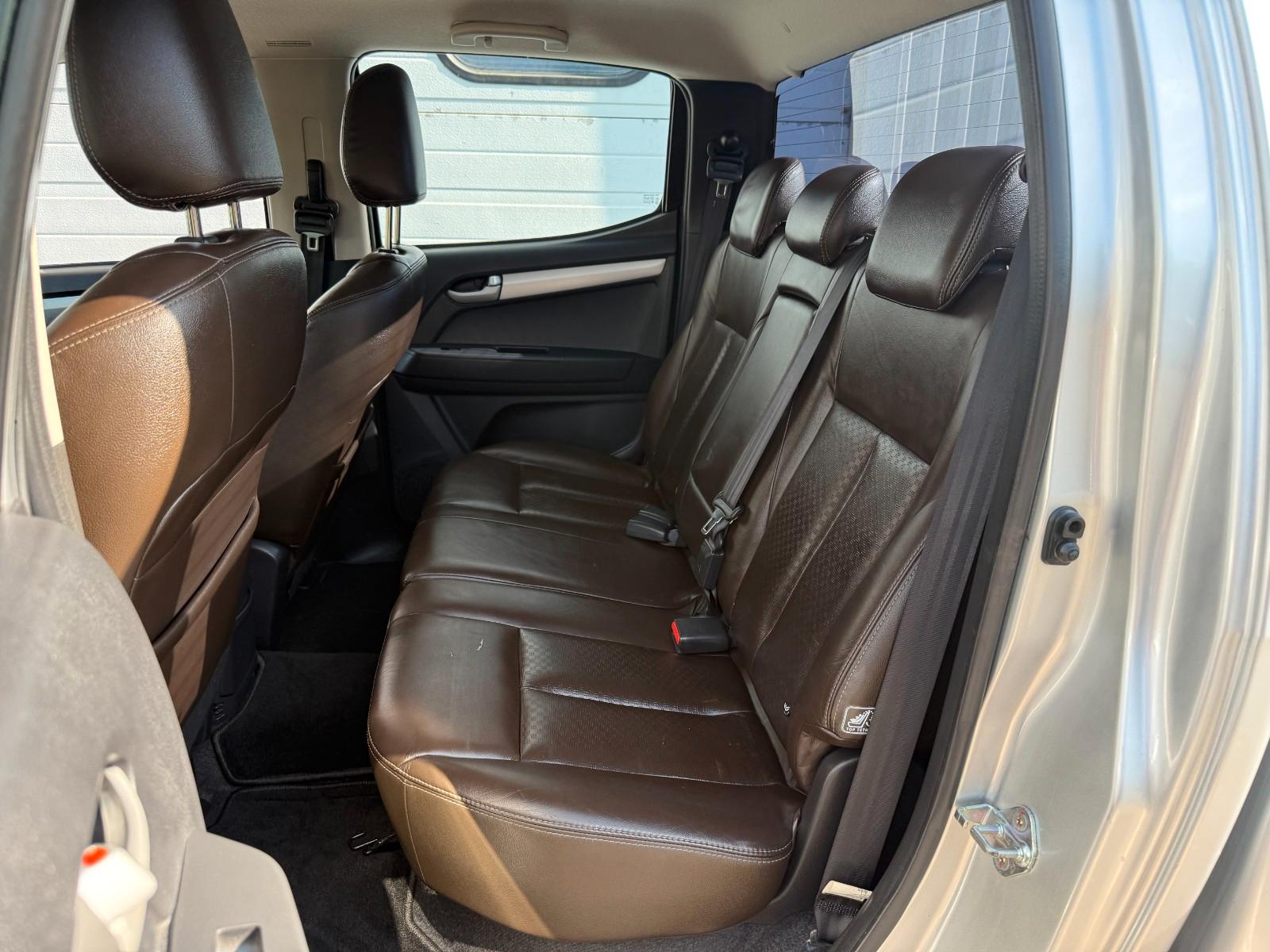 Isuzu D-Max Double Cab 4WD – 163 ch – Automatique – Cuir