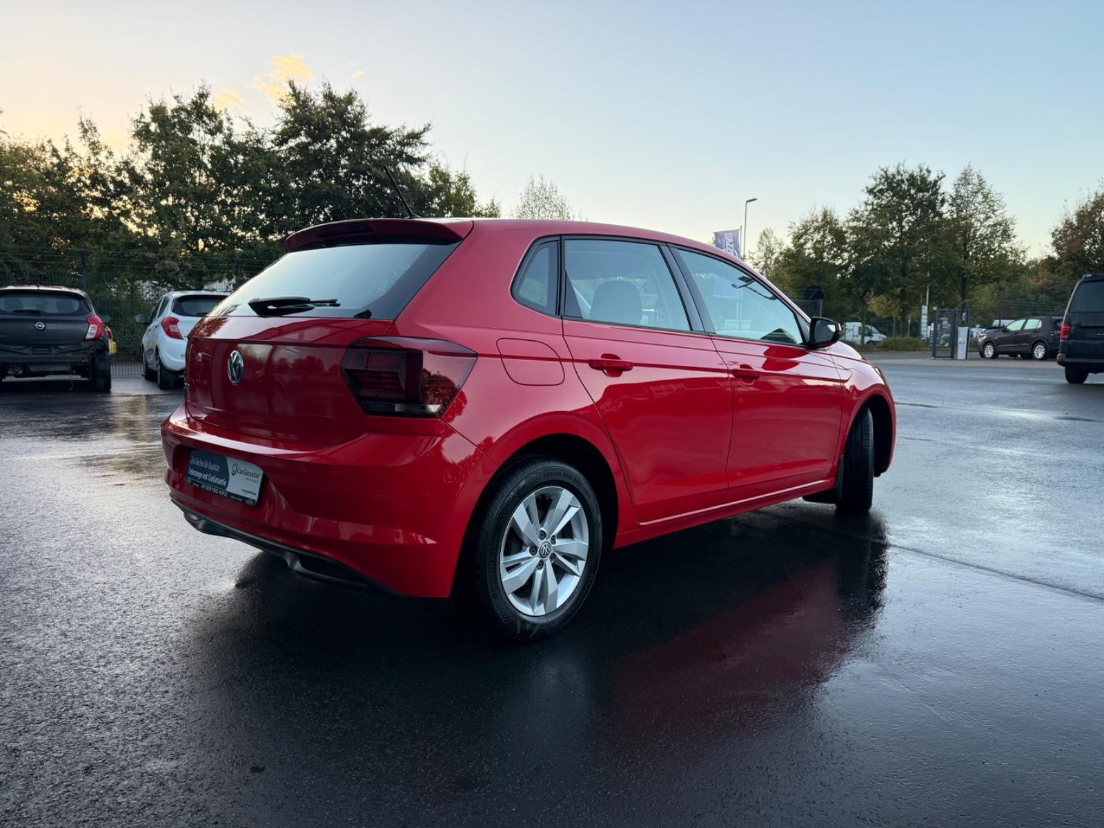 Volkswagen Polo VI Comfortline*SHZ*FSP*TEMPOMAT*ALU*TÜV NEU