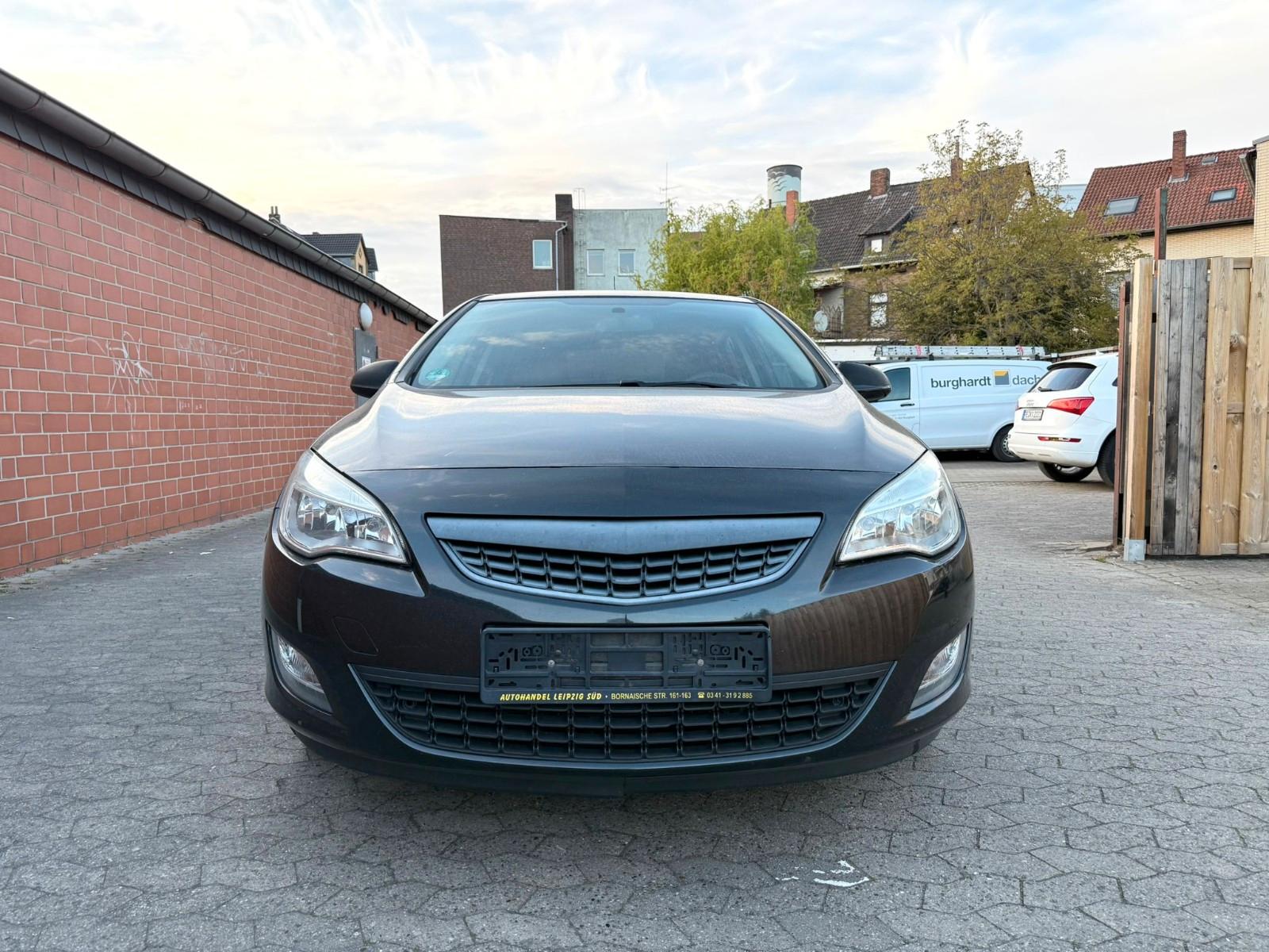 Opel Astra J Lim. 5-trg. Design Edition
