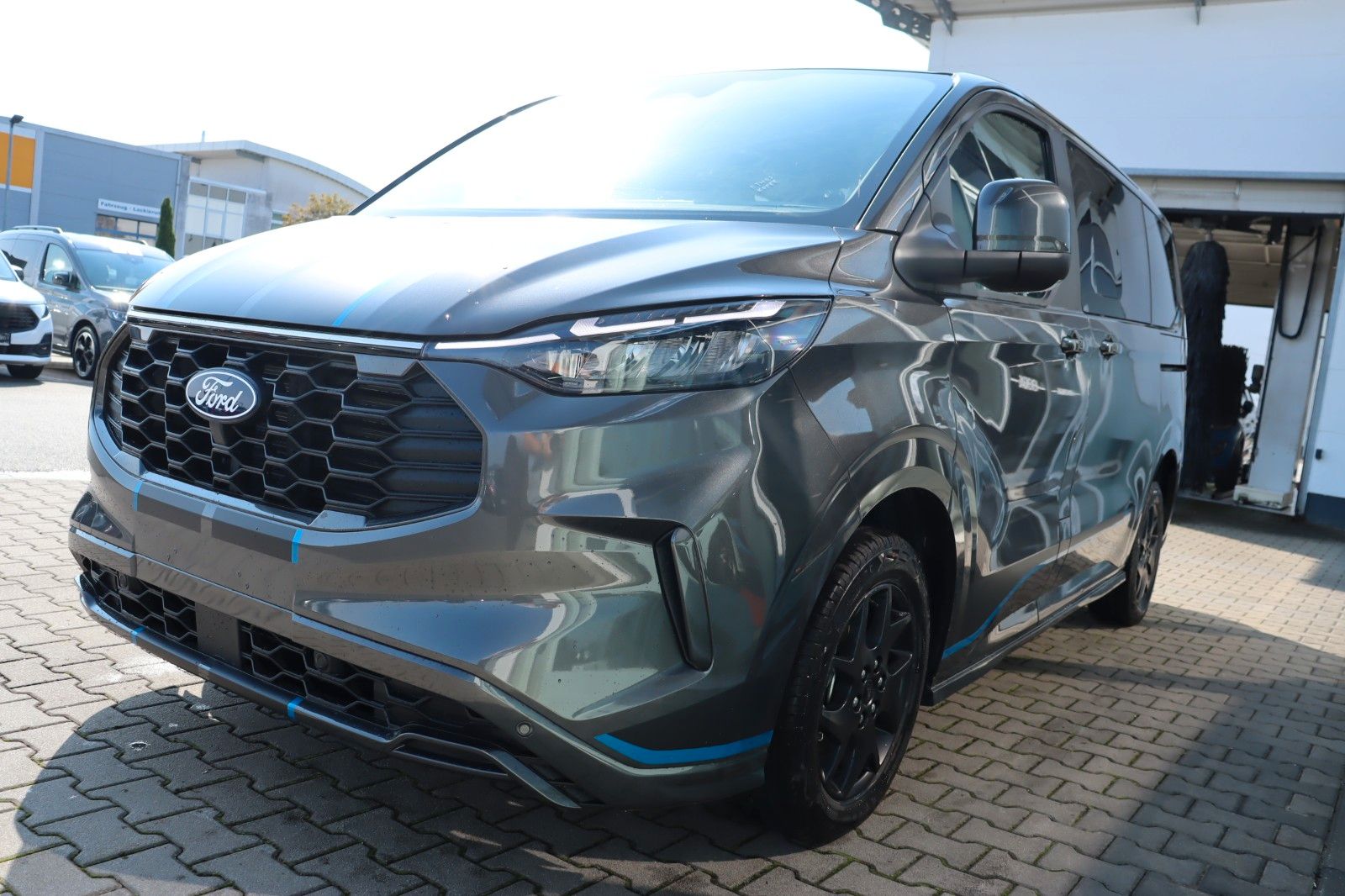 Ford Tourneo Custom Sport 2.0 EcoBlue 320 L1 imagem 3