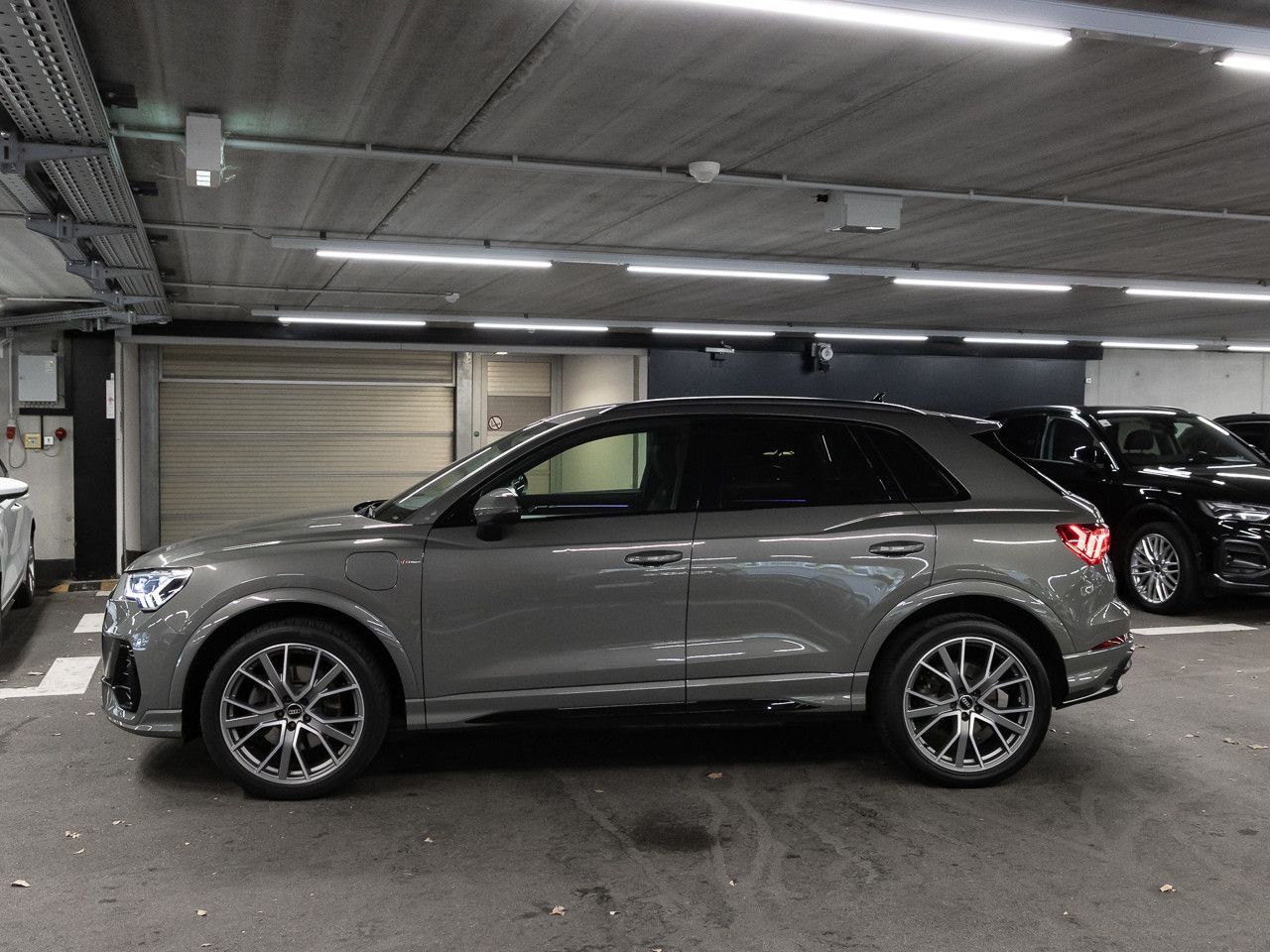 Audi Q3 45 TFSI e S line AHK virtCo SONOS 360° 20" imagem 2