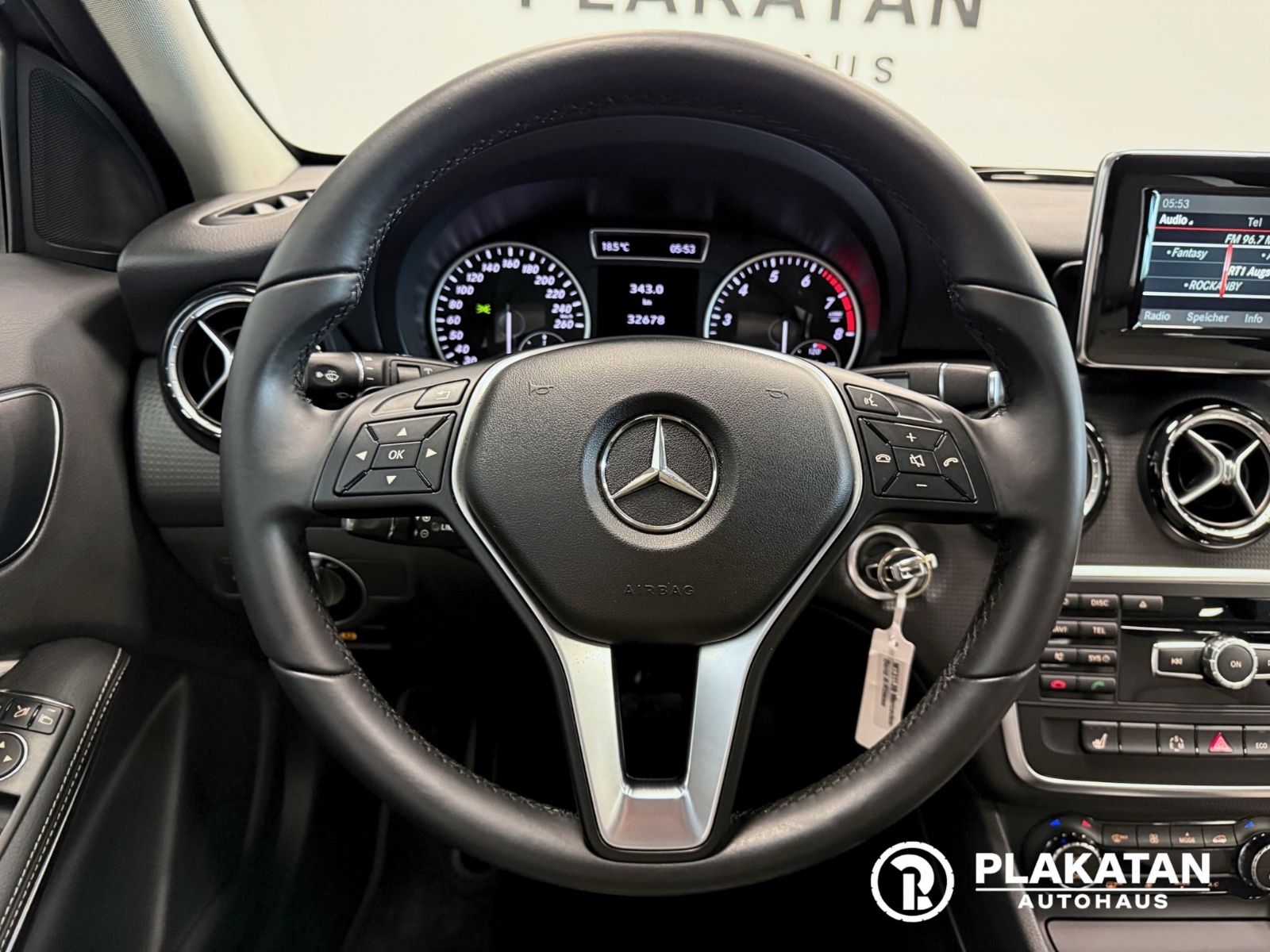 Fahrzeugabbildung Mercedes-Benz A 180 Style Bi-Xenon 1Hand MB-Service