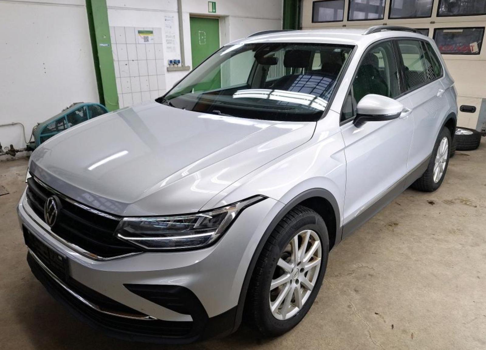 Volkswagen Tiguan Life 4Motion 2.0 TDI DSG/HUD/18800netto