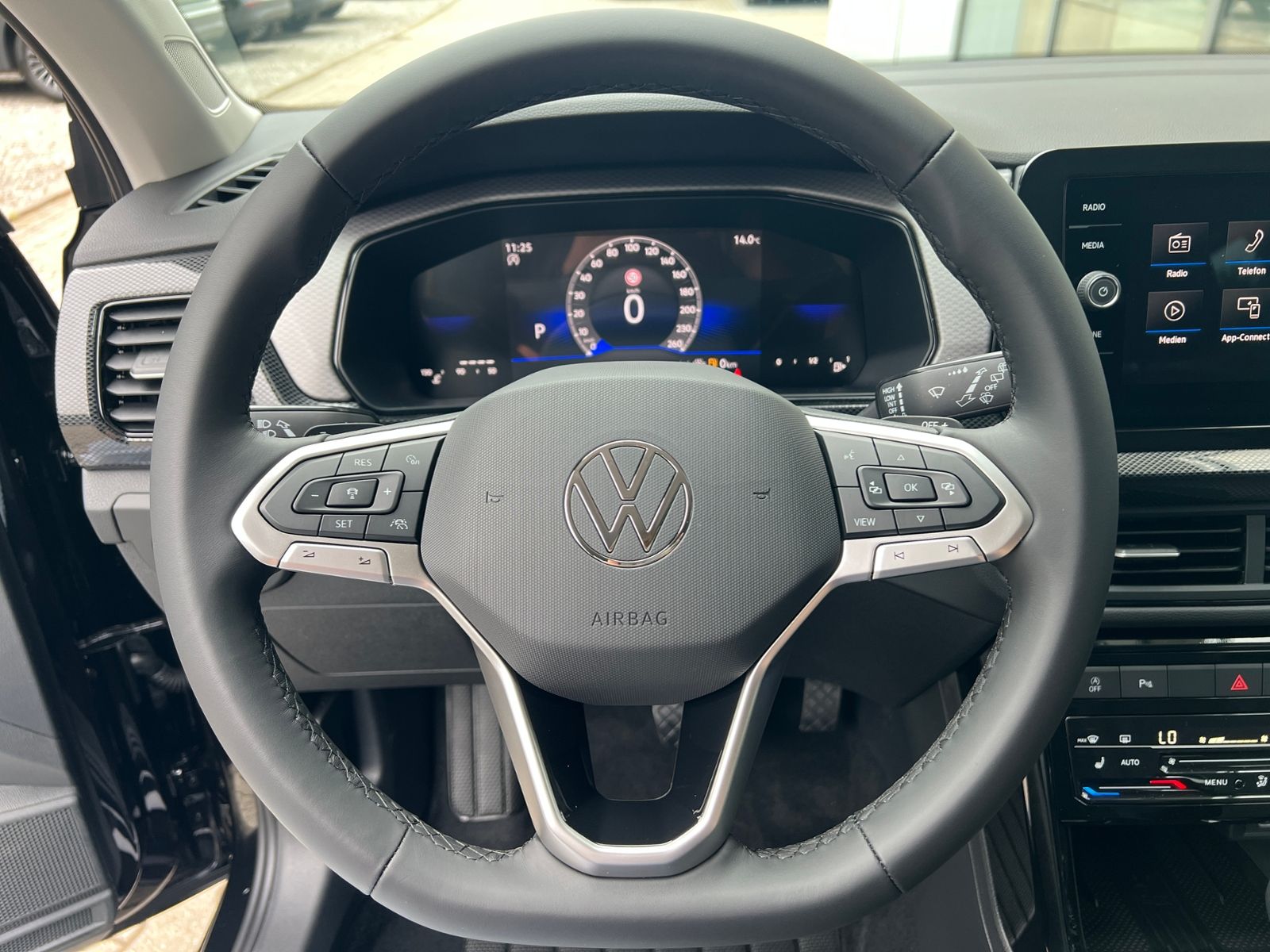 Fahrzeugabbildung Volkswagen T-Cross Life 1.0 TSI DSG *AHK, IQ-Light, ACC, Ka