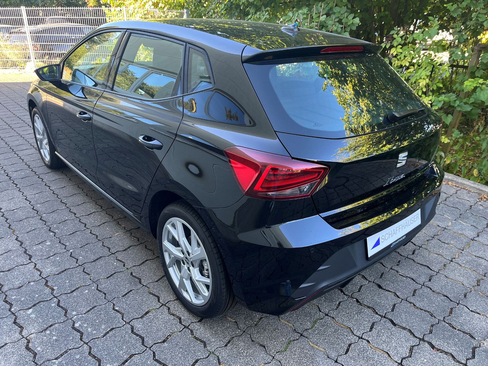 Fahrzeugabbildung SEAT Ibiza 1.0 TSI 85 kW Style 17" SHZ PDC LED