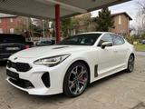 Kia Stinger 3.3 GDI AWD GT Sport - weiße Kia Stinger