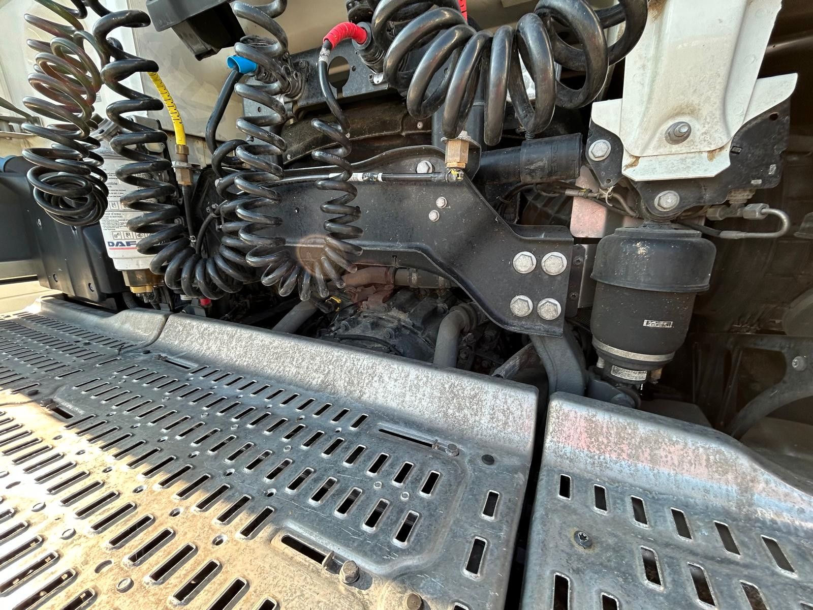 Fahrzeugabbildung DAF 4 x XF 480 FT SSC, Intarder, Bj. 2023