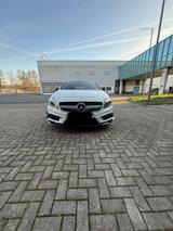 Mercedes-Benz A 45 AMG 4MATIC AMG - Mercedes-Benz A 45 AMG: Limousine
