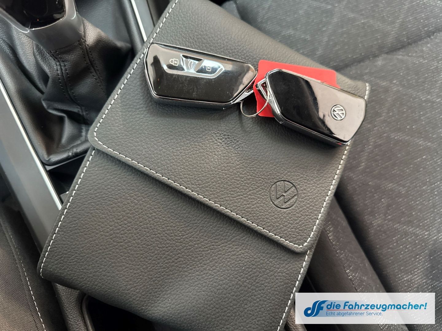 Fahrzeugabbildung Volkswagen Golf VIII Variant Life 1.0 TSI EU6d Digitales Co