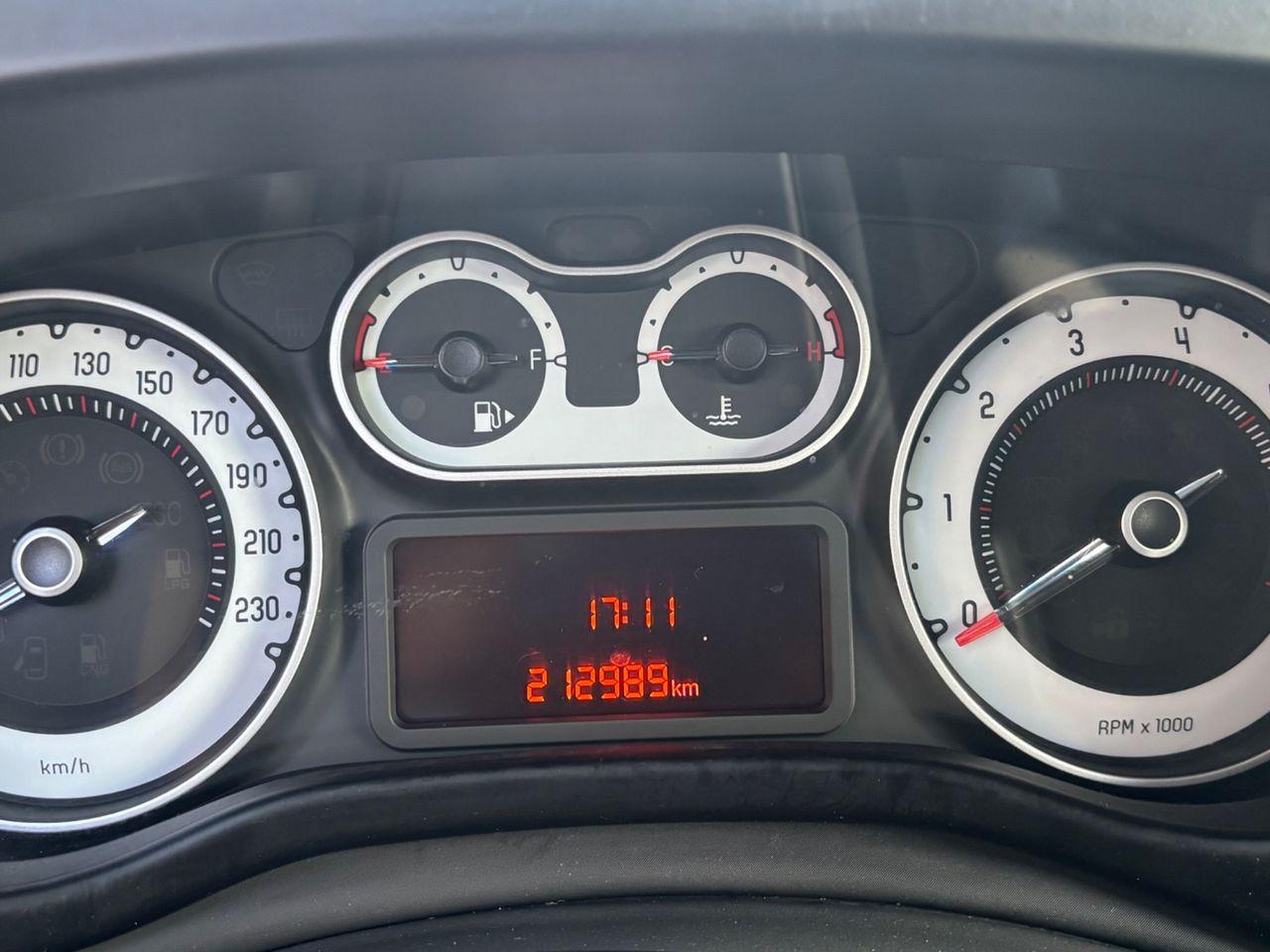 Fiat 500L 2015 — photo 11