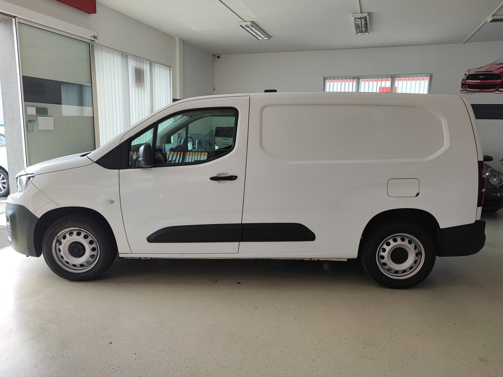 Fahrzeugabbildung Peugeot Partner Premium L2 1,5 HDI TEMP/NAVI/PDC/APP/SHZ